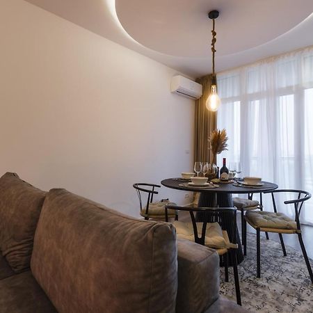 Apartment Near Iulius Mall With Balcony & Private Parking ทิมิชัวรา ภายนอก รูปภาพ