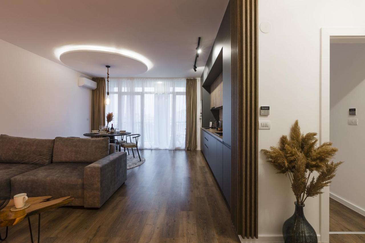 Apartment Near Iulius Mall With Balcony & Private Parking ทิมิชัวรา ภายนอก รูปภาพ