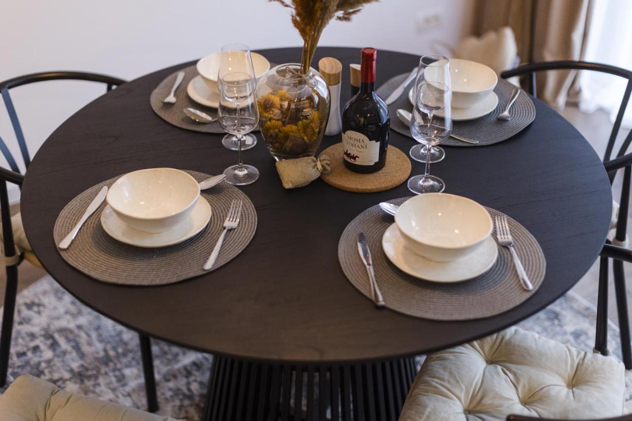 Apartment Near Iulius Mall With Balcony & Private Parking ทิมิชัวรา ภายนอก รูปภาพ