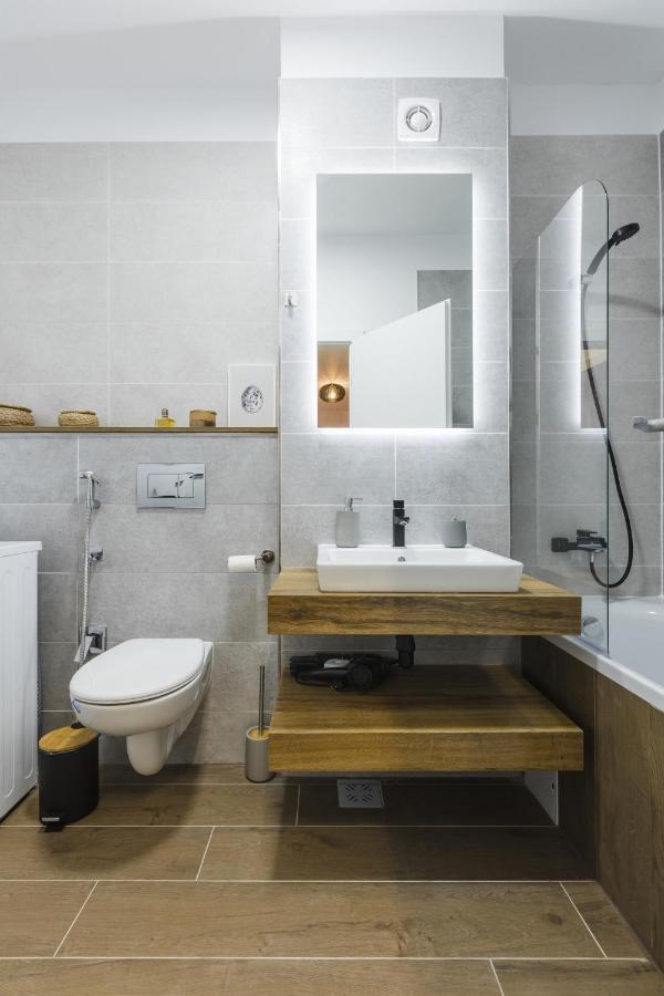 Apartment Near Iulius Mall With Balcony & Private Parking ทิมิชัวรา ภายนอก รูปภาพ